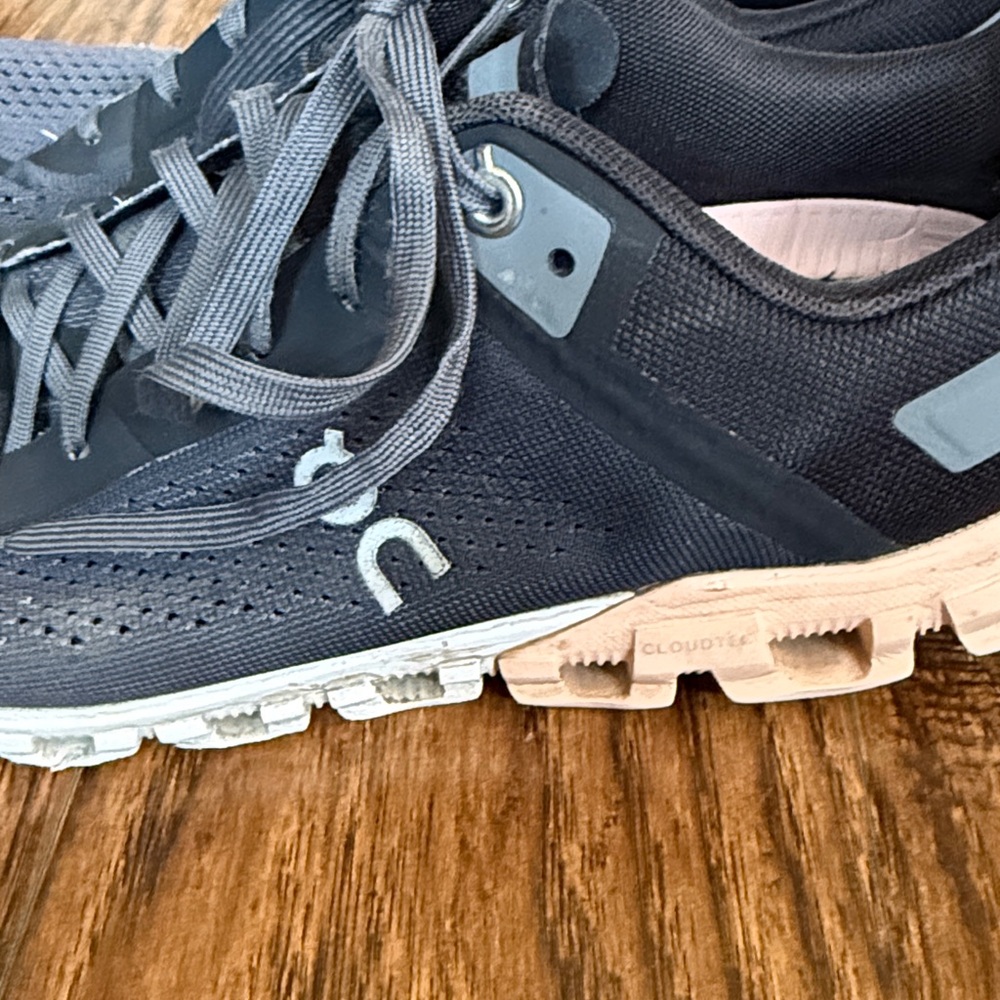 On Cloud Cloudflow Rock Rose Running Women's Black and Gray Shoes; size 9.5 - Picture 2 of 12